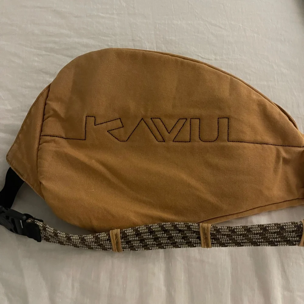 Canvas and rope Kavu Sling Bag - Picture 10 of 11